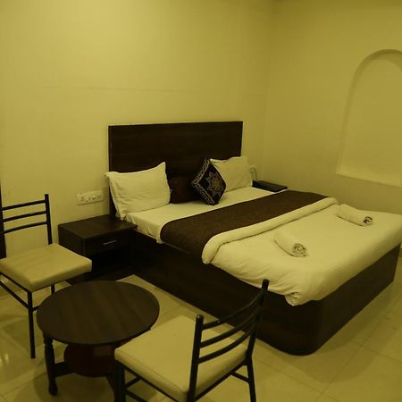 Hotel Krishna Palace Udaipur Ngoại thất bức ảnh