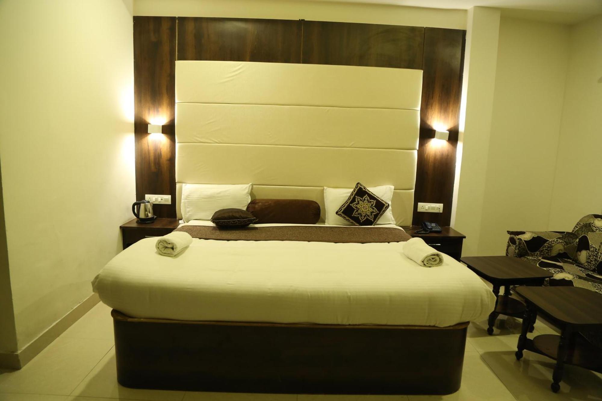 Hotel Krishna Palace Udaipur Ngoại thất bức ảnh
