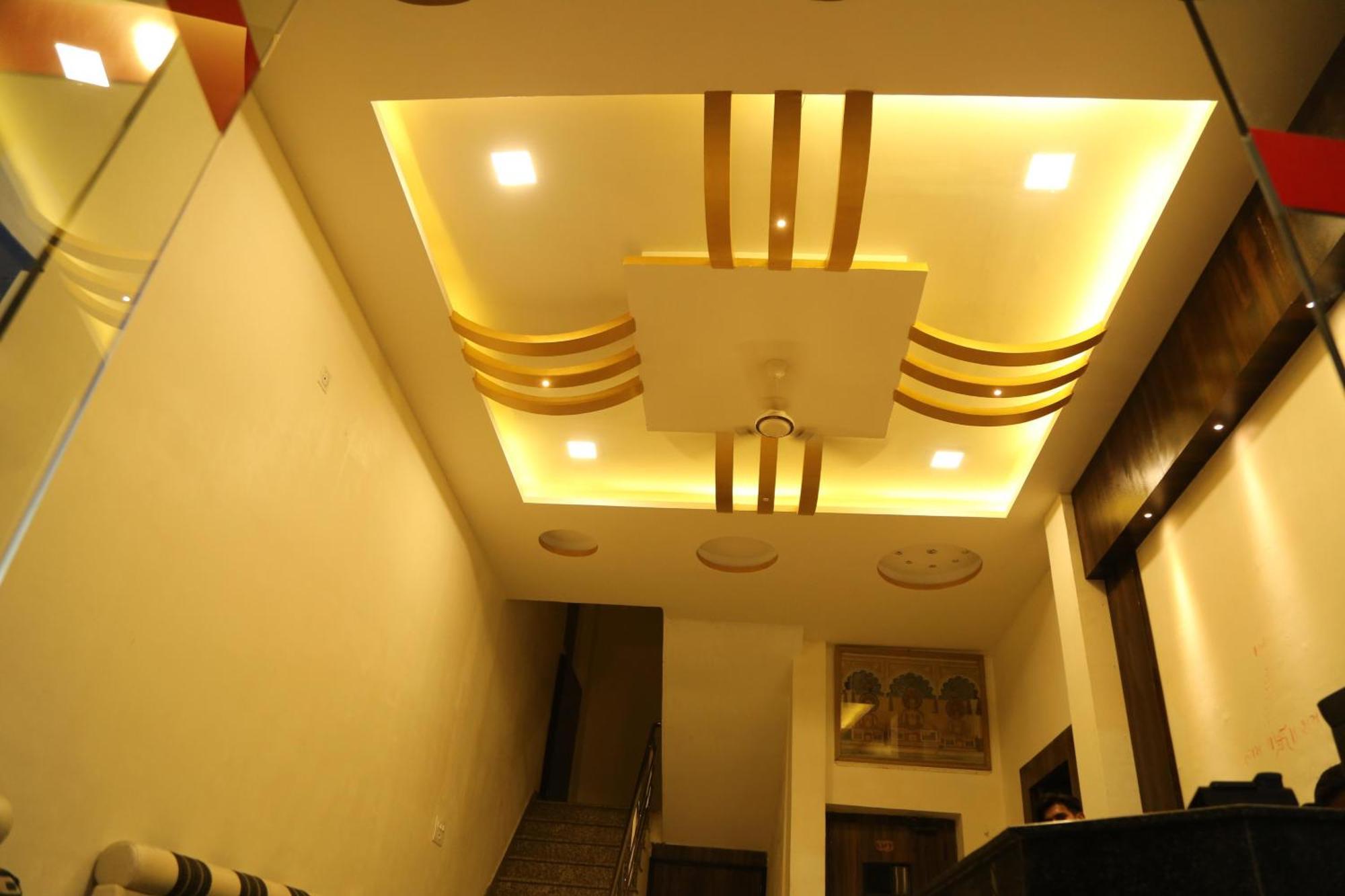 Hotel Krishna Palace Udaipur Ngoại thất bức ảnh