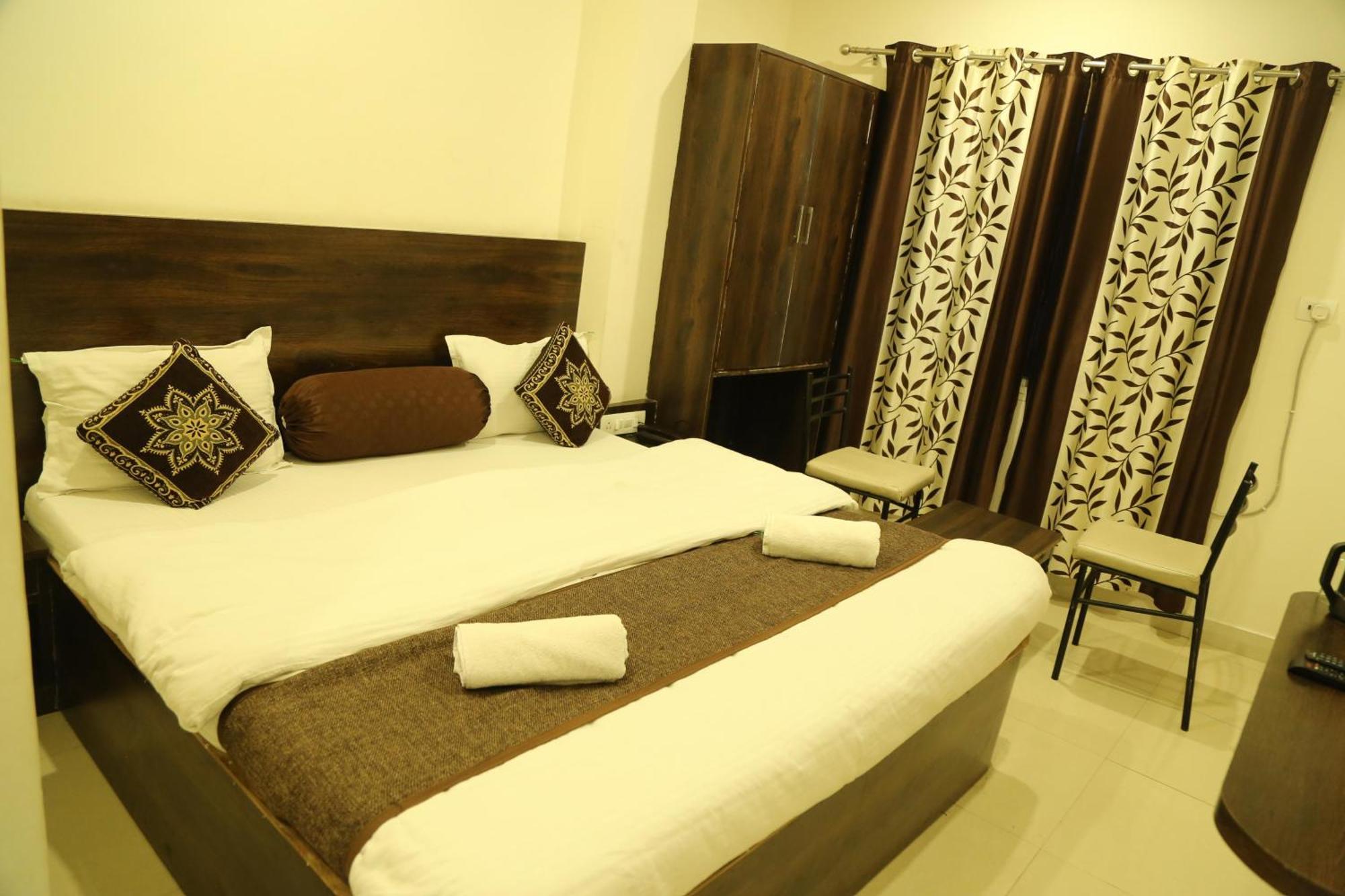 Hotel Krishna Palace Udaipur Ngoại thất bức ảnh