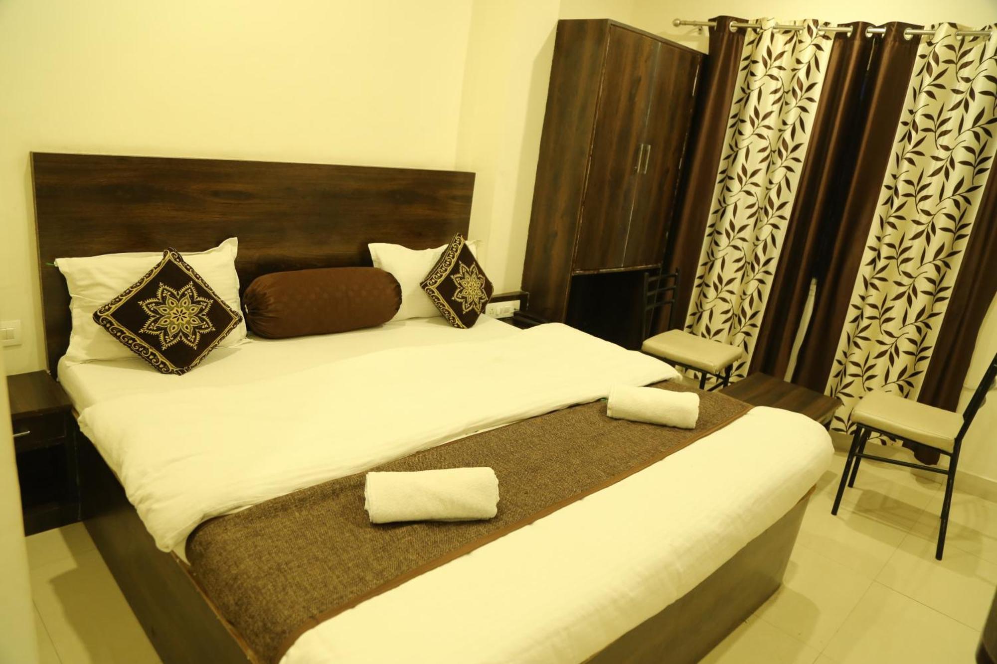 Hotel Krishna Palace Udaipur Ngoại thất bức ảnh