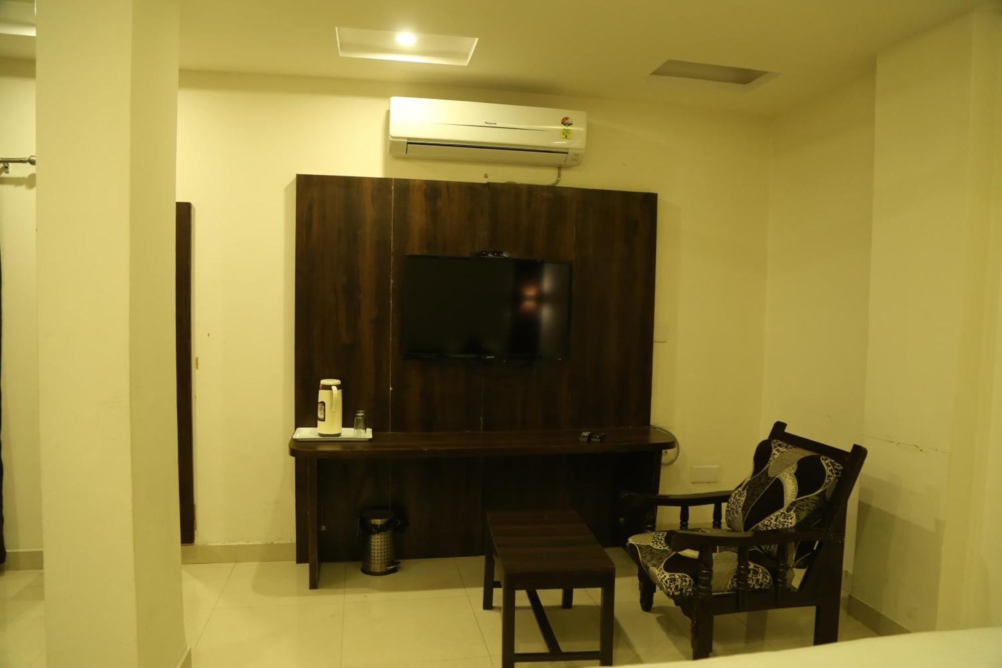 Hotel Krishna Palace Udaipur Ngoại thất bức ảnh