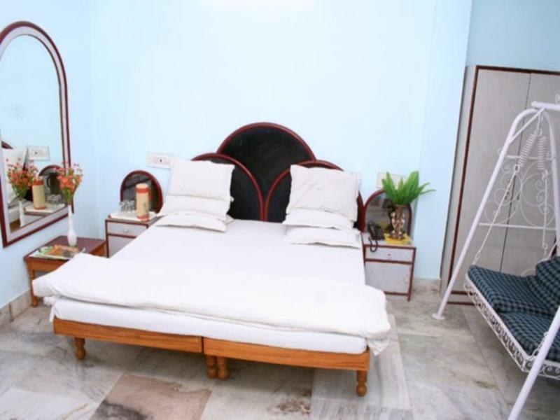 Hotel Krishna Palace Udaipur Ngoại thất bức ảnh