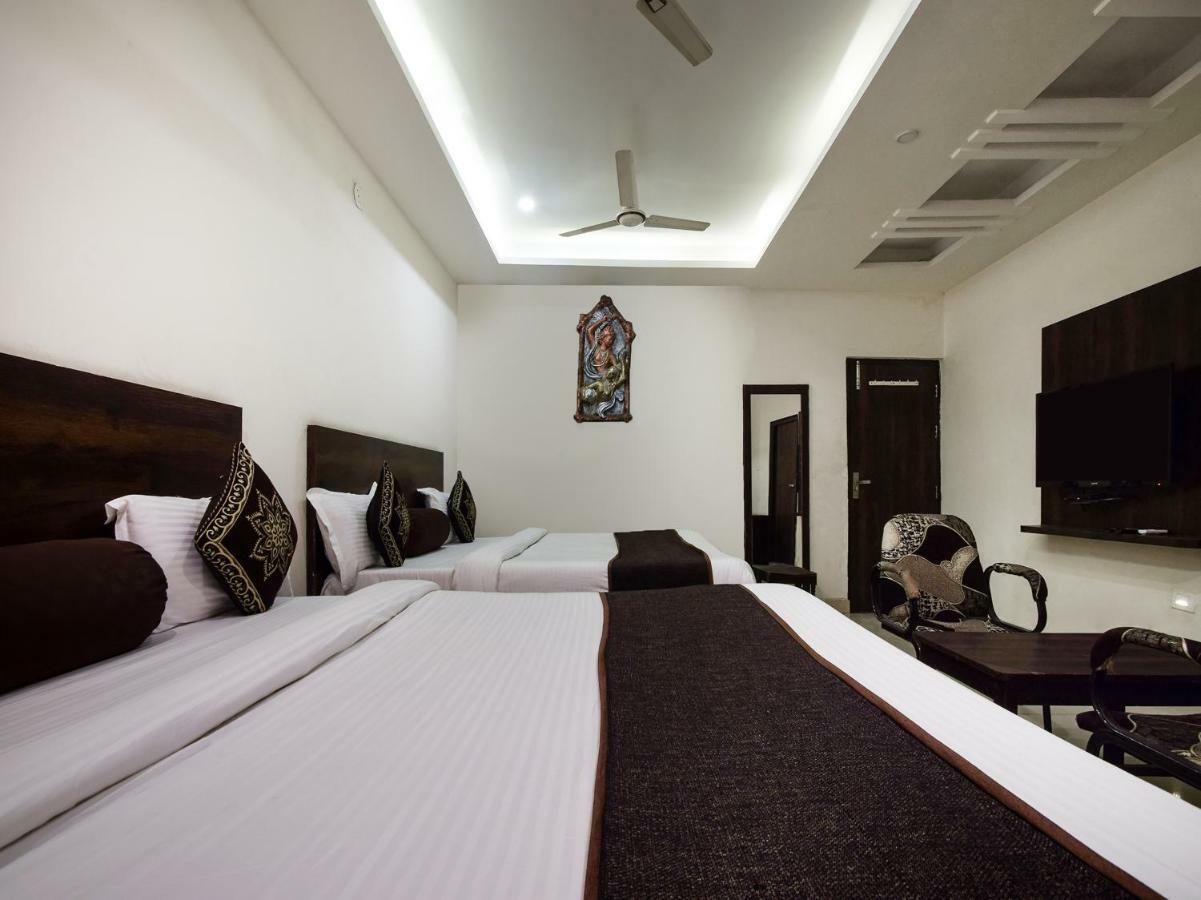 Hotel Krishna Palace Udaipur Ngoại thất bức ảnh