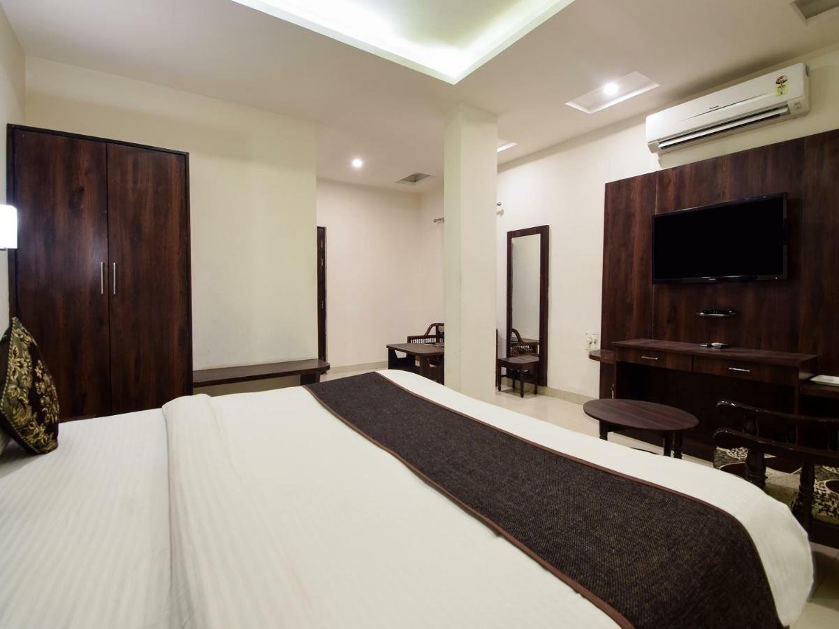 Hotel Krishna Palace Udaipur Ngoại thất bức ảnh
