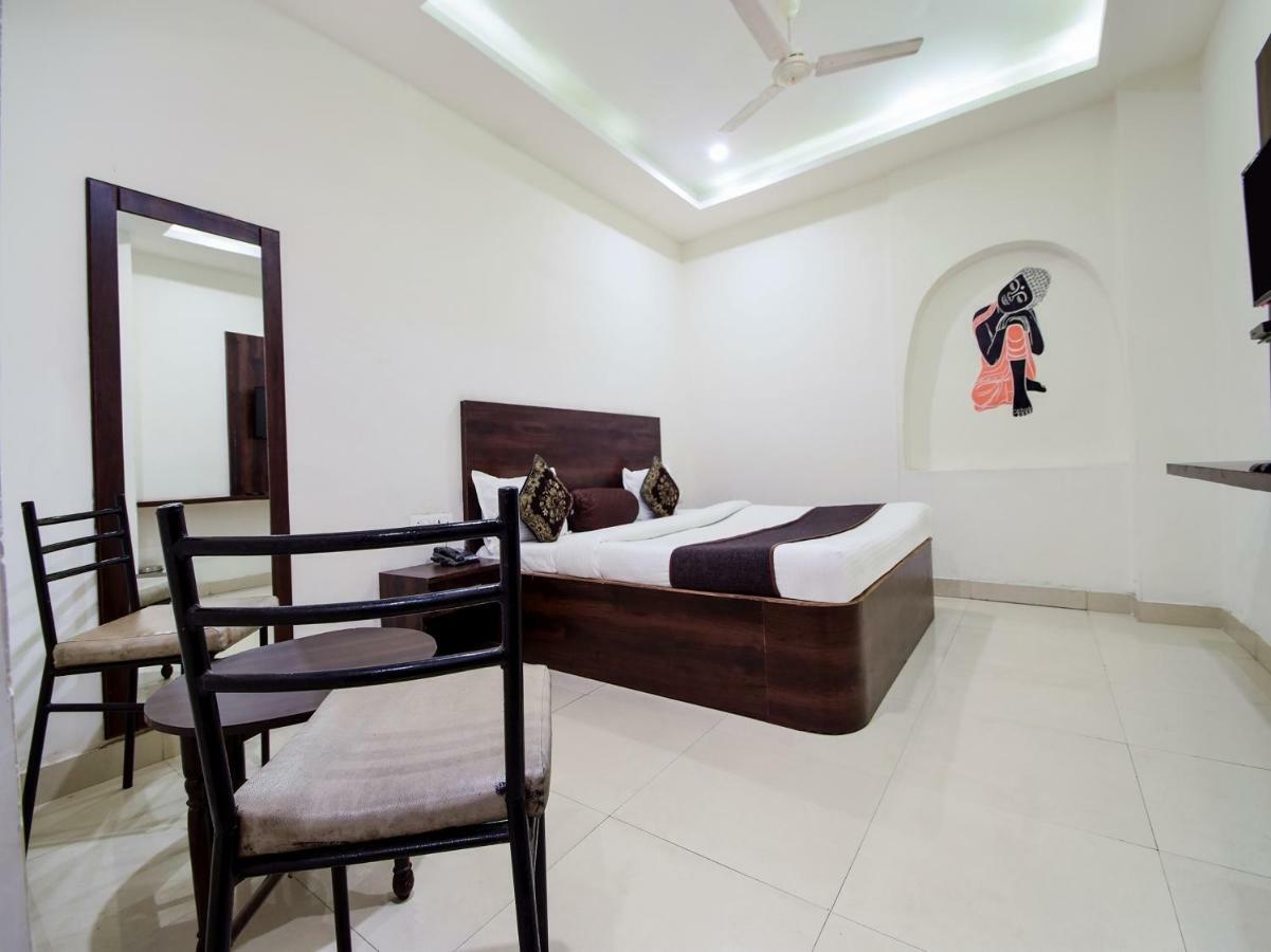 Hotel Krishna Palace Udaipur Ngoại thất bức ảnh