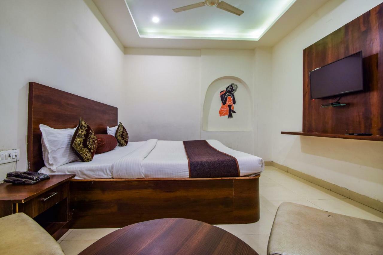 Hotel Krishna Palace Udaipur Ngoại thất bức ảnh