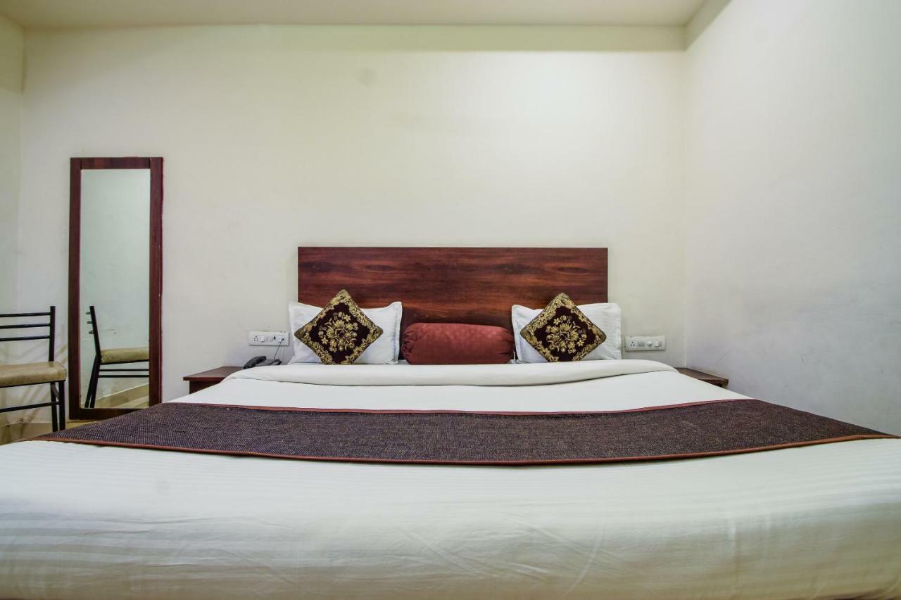 Hotel Krishna Palace Udaipur Ngoại thất bức ảnh