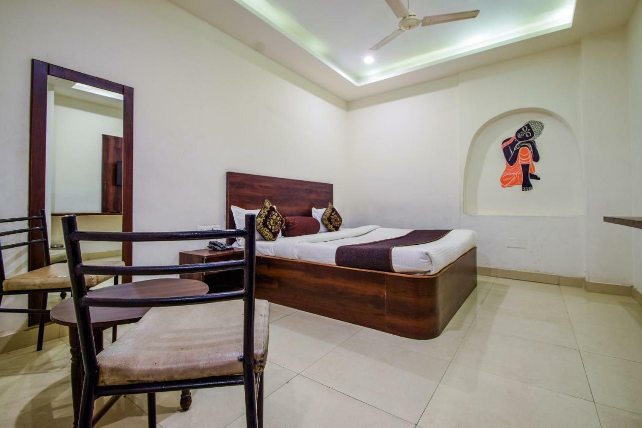 Hotel Krishna Palace Udaipur Ngoại thất bức ảnh